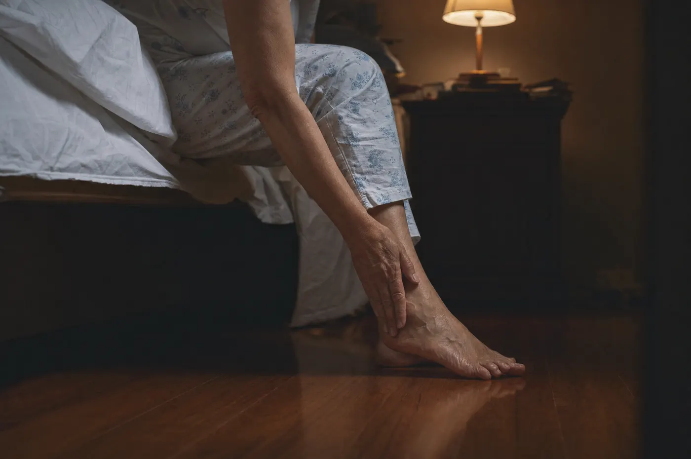 Neuropathy foot pain — burning feet at night